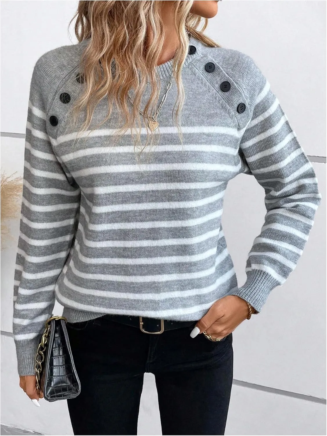 GORGLITTER Women's Color Block Mock Neck Sweater Bishop Long Sleeve Casual Pullovers Jumper Top