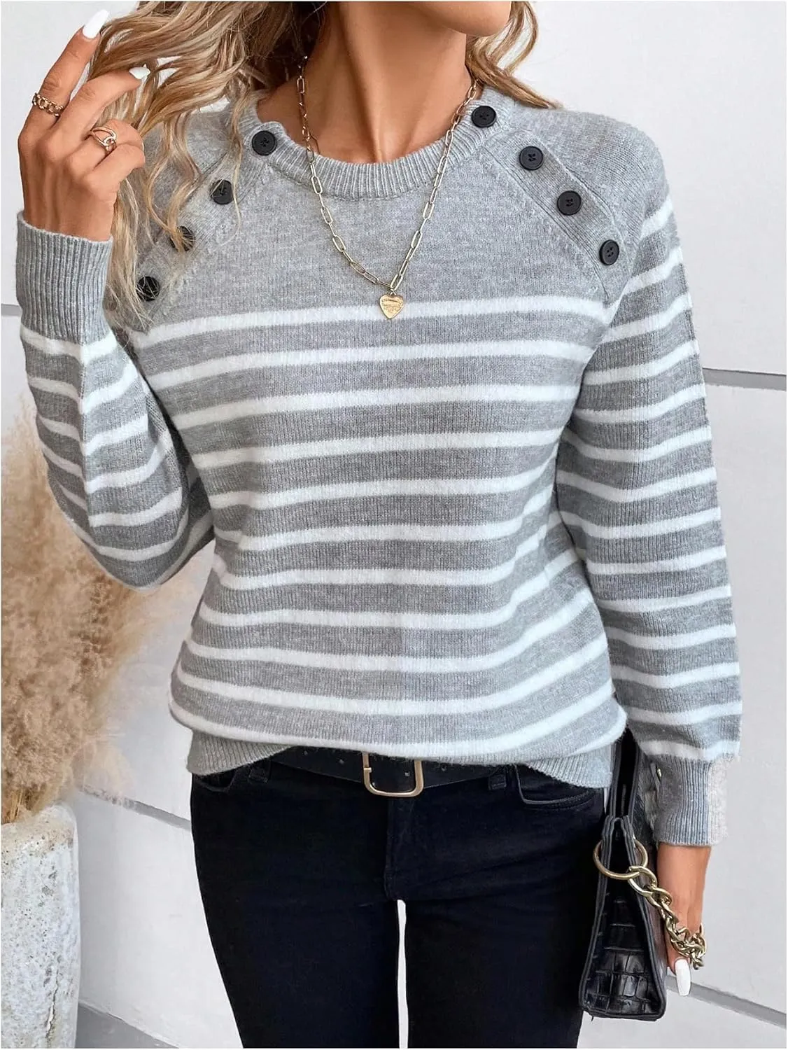 GORGLITTER Women's Color Block Mock Neck Sweater Bishop Long Sleeve Casual Pullovers Jumper Top