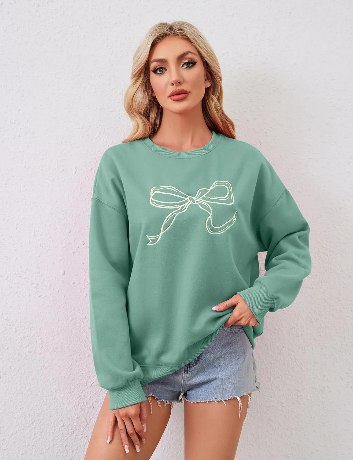 MISSACTIVER Women Bow Graphic Sweatshirts Oversized Pullover Sweatshirts Crewneck Pullover Tops 2024 Fall Fashion Clothes