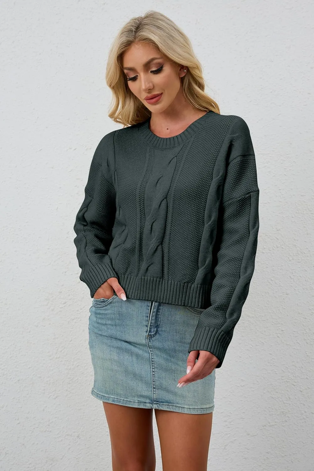 MISSACTIVER Women Loose Cable Knit Crop Sweater Crew Neck Long Sleeve Chunky Knitted Pullovers Comfy Fall Winter Cropped Tops