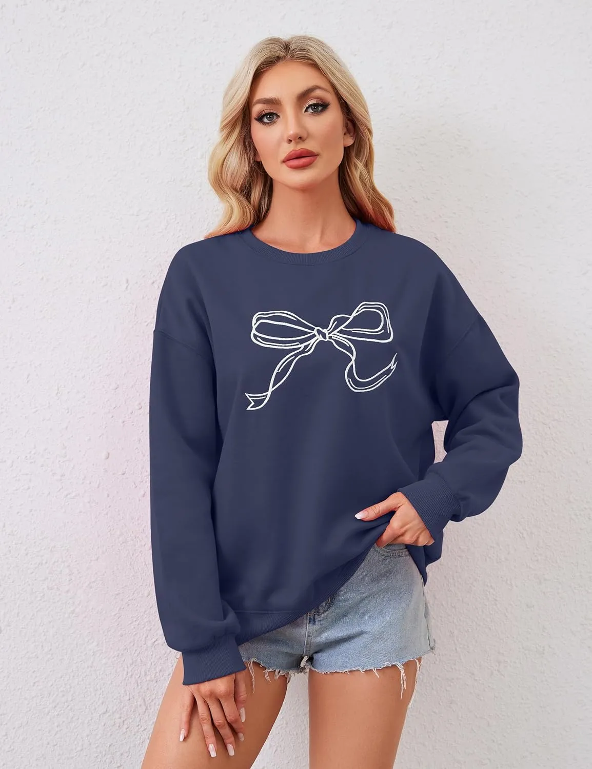 Women Bow Graphic Fleece Sweatshirts Oversized Embroidered Pullover Sweatshirts Crewneck Long Sleeve Going Out Tops