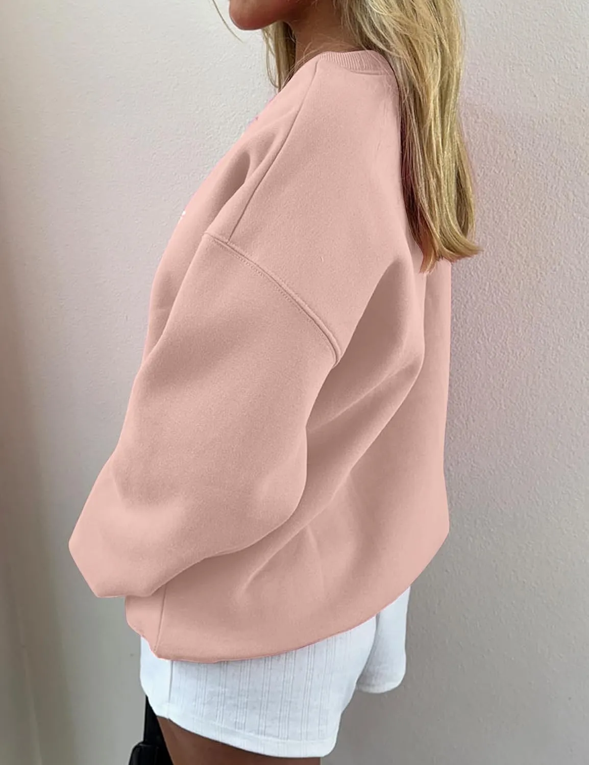 Women Bow Graphic Fleece Sweatshirts Oversized Embroidered Pullover Sweatshirts Crewneck Long Sleeve Going Out Tops