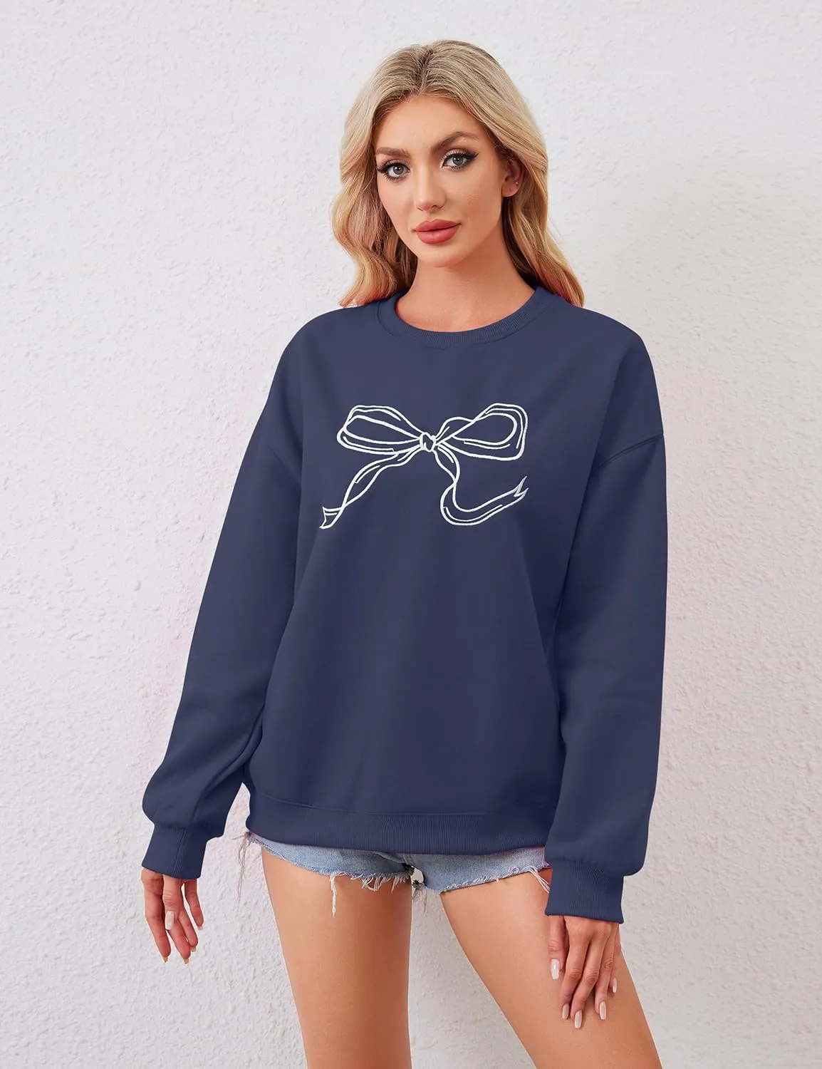 Women Bow Graphic Fleece Sweatshirts Oversized Embroidered Pullover Sweatshirts Crewneck Long Sleeve Going Out Tops