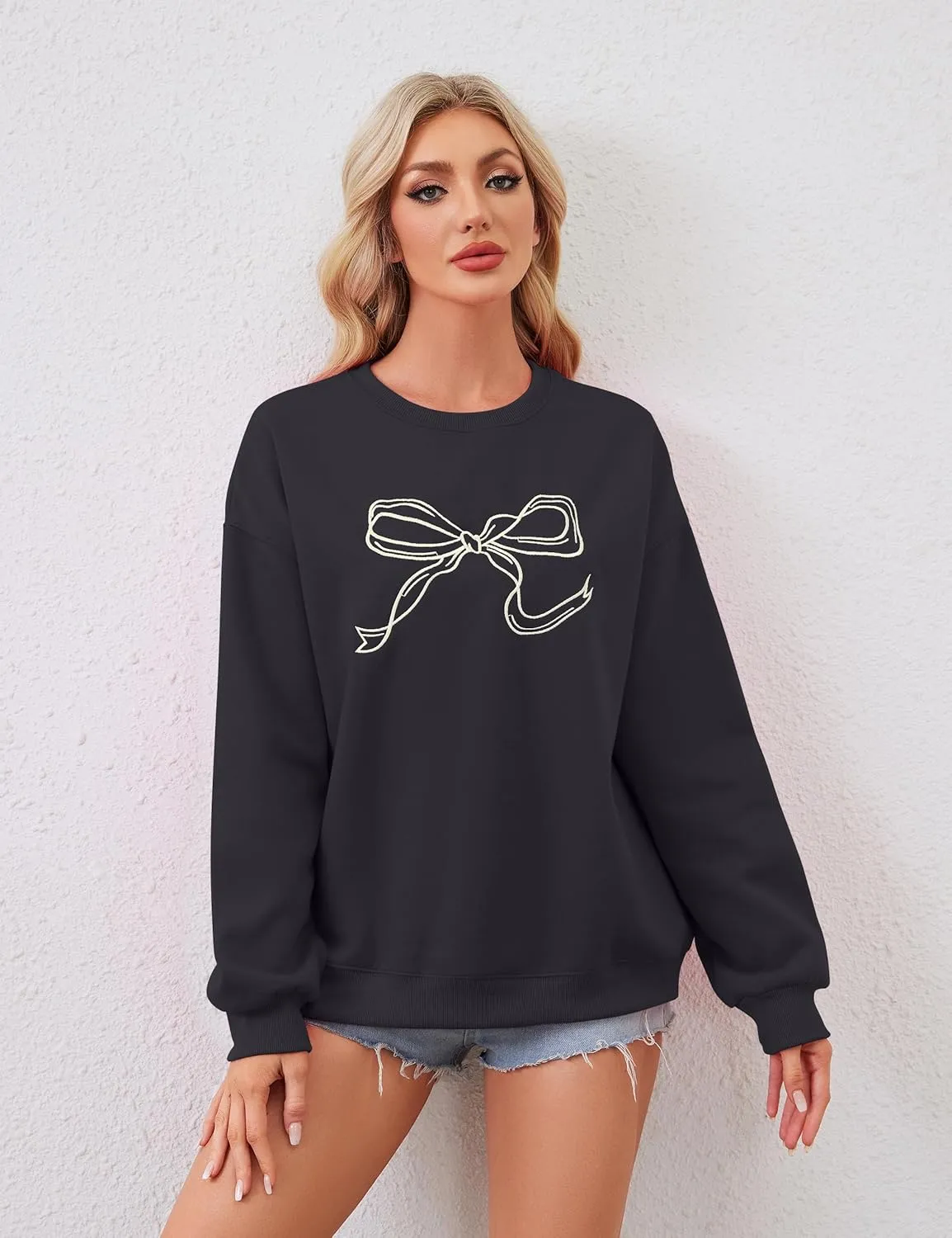 Women Bow Graphic Fleece Sweatshirts Oversized Embroidered Pullover Sweatshirts Crewneck Long Sleeve Going Out Tops